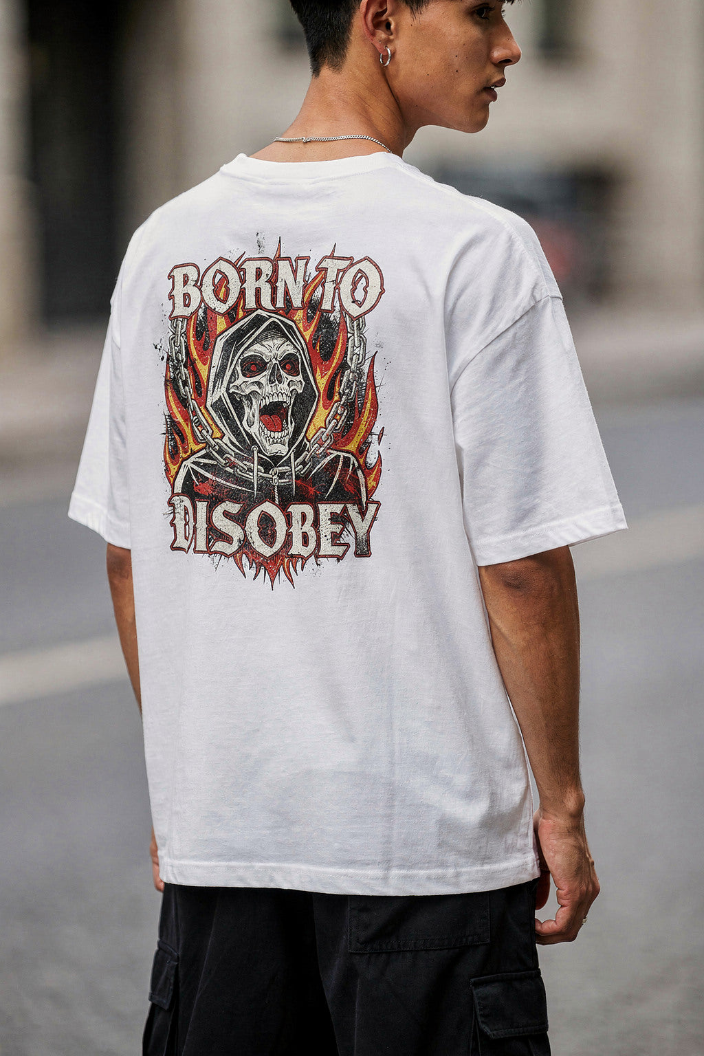 Unisex Aggressive Underground Streetwear Graphic Tişört with Screaming Human Skull — Beyaz