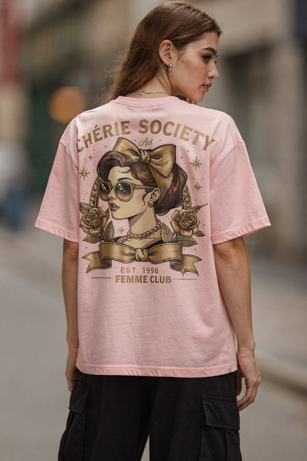 Kadın Baskılı Oversize Tişört CHÉRIE SOCIETY Retro Güneş Gözlüğü ve Çiçek Deseni ile — Pembe