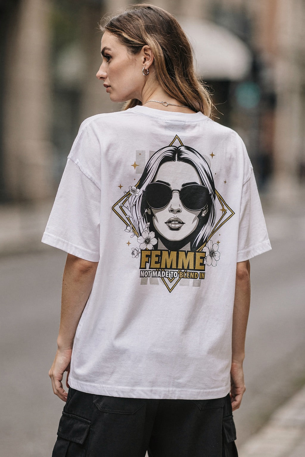 Kadın Oversize Baskılı Tişört FEMME NO.01 Günlük Stil İçin — Beyaz