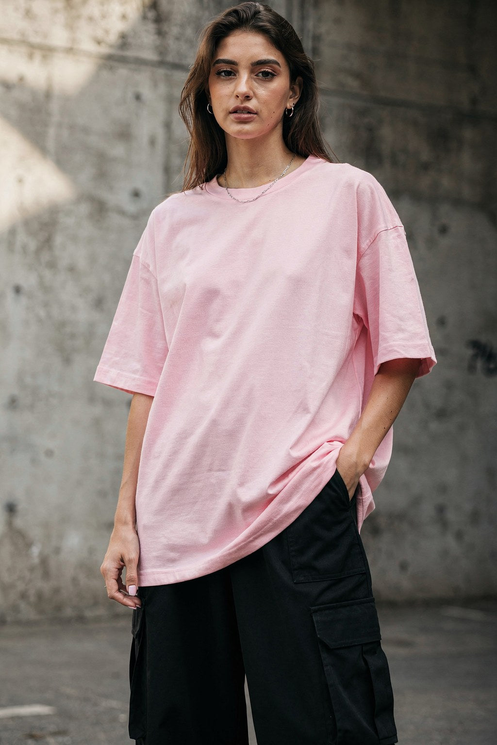 Kadın Oversize Güneşli Plaj Temalı Baskılı Tişört — Pembe