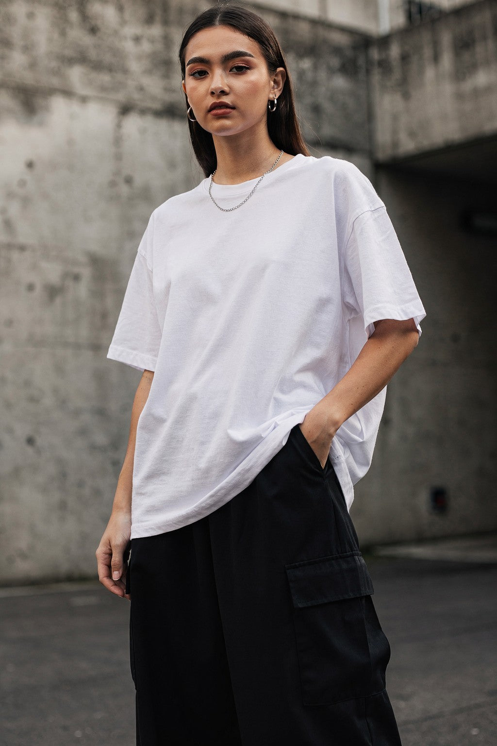 Kadın Oversize Baskılı Tişört OCEAN GIRL Minimal ve Premium Tasarım — Beyaz