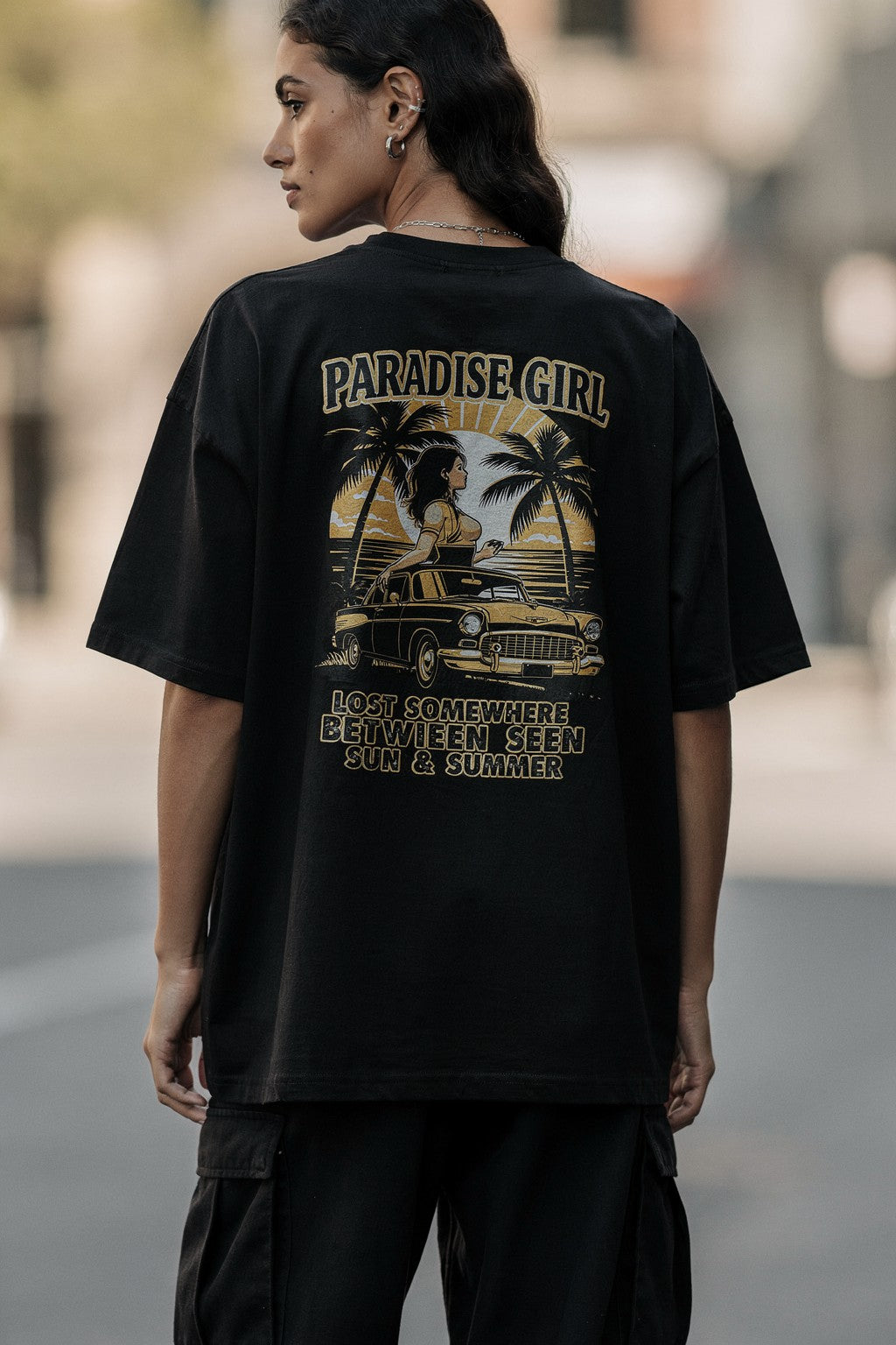 Unisex Oversize Retro Plaj Kartpostalı Temalı Baskılı Tişört — Siyah