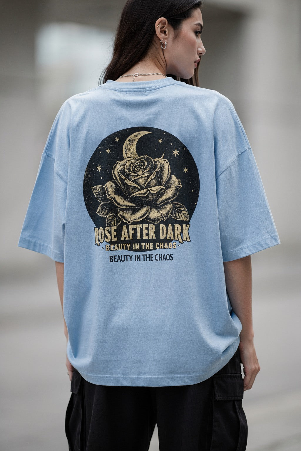 Unisex Oversize Bisiklet Yaka Tişört Dark Feminine Gül Baskılı — Bebe mavisi