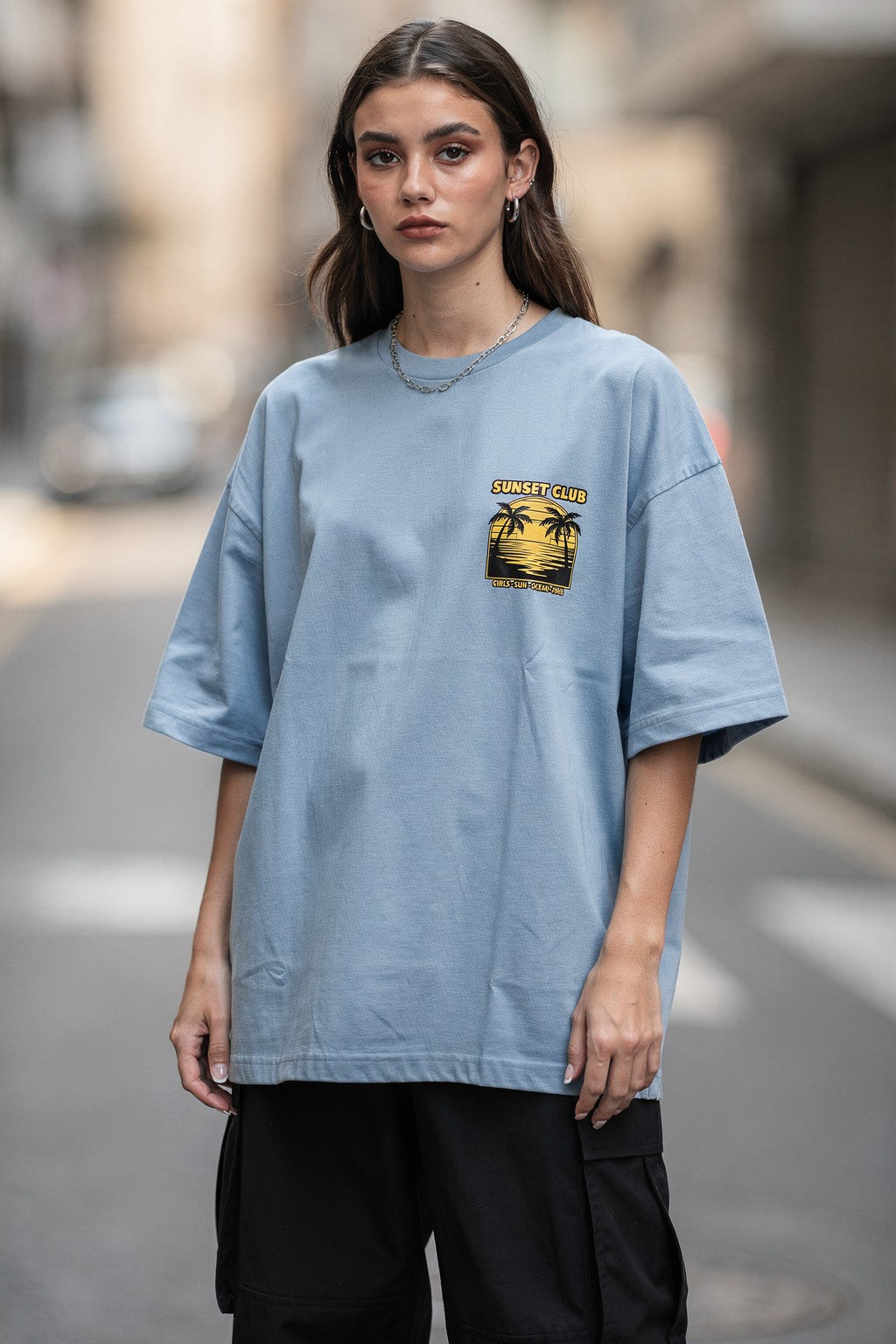 Unisex Oversize Bisiklet Yaka Tişört Sunset Club Retro Gün Batımı Baskılı — Bebe mavisi