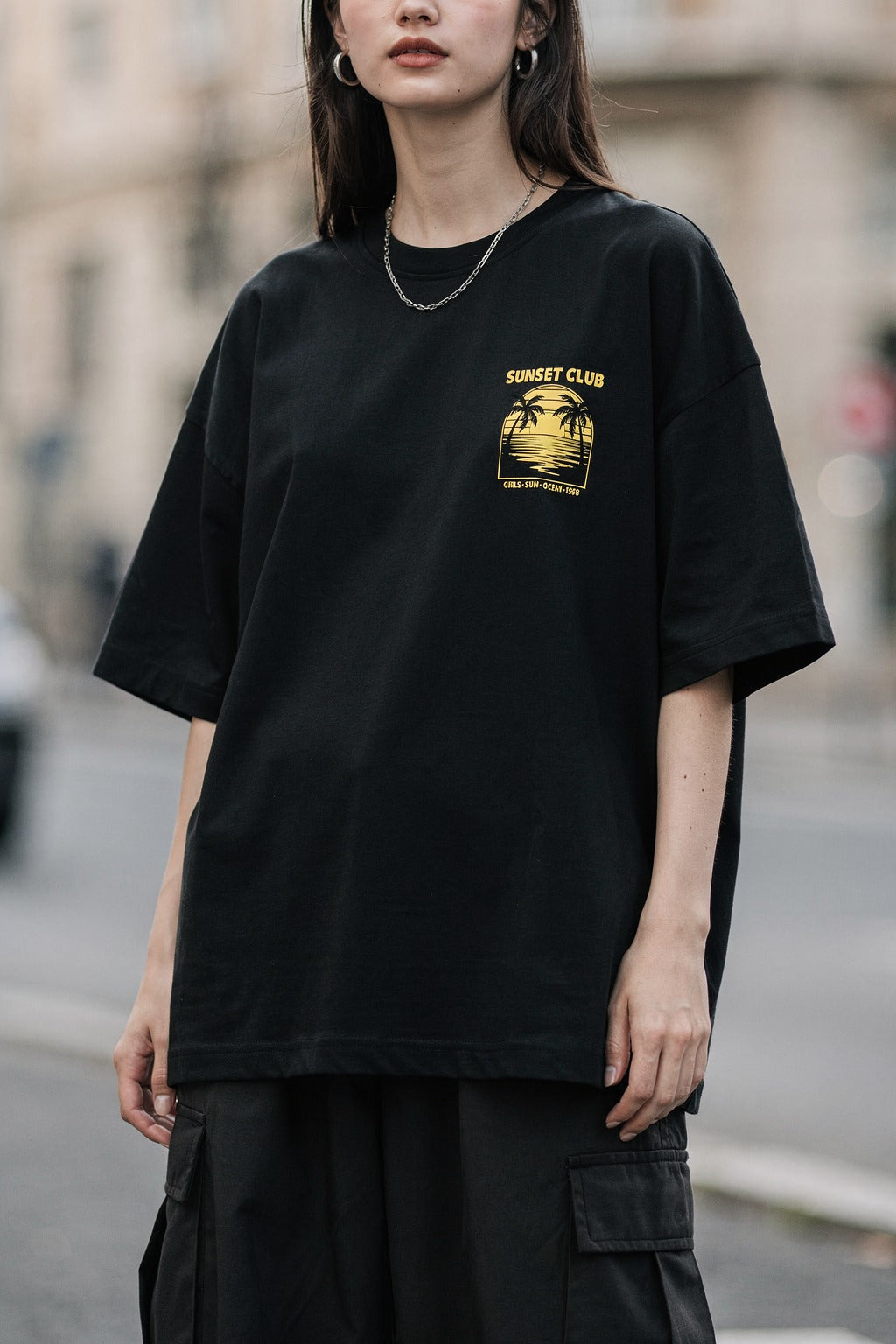 Unisex Oversize Bisiklet Yaka Tişört Sunset Club Retro Gün Batımı Baskılı — Siyah