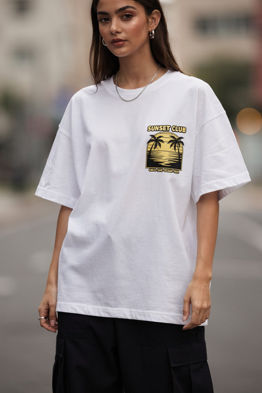 Unisex Oversize Bisiklet Yaka Tişört Sunset Club Retro Gün Batımı Baskılı — Beyaz