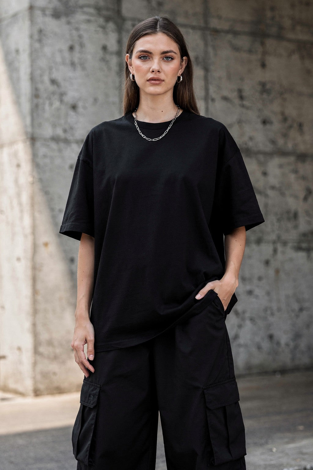 Kadın Oversize Baskılı Tişört SWEET CHAOS Büyük Cherry ve Yazı Tasarımı — Siyah